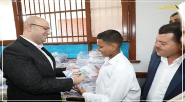 لفتة مؤثرة.. نجل الشهيد أحمد عبد الرحيم يهدي مصحفًا لمحافظ بني سويف خلال زيارته مدرسة تحمل اسم والده 1